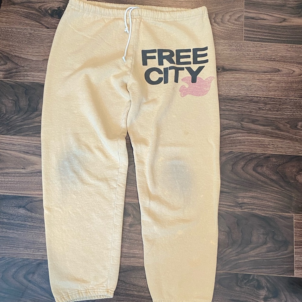 Free City beige sweats